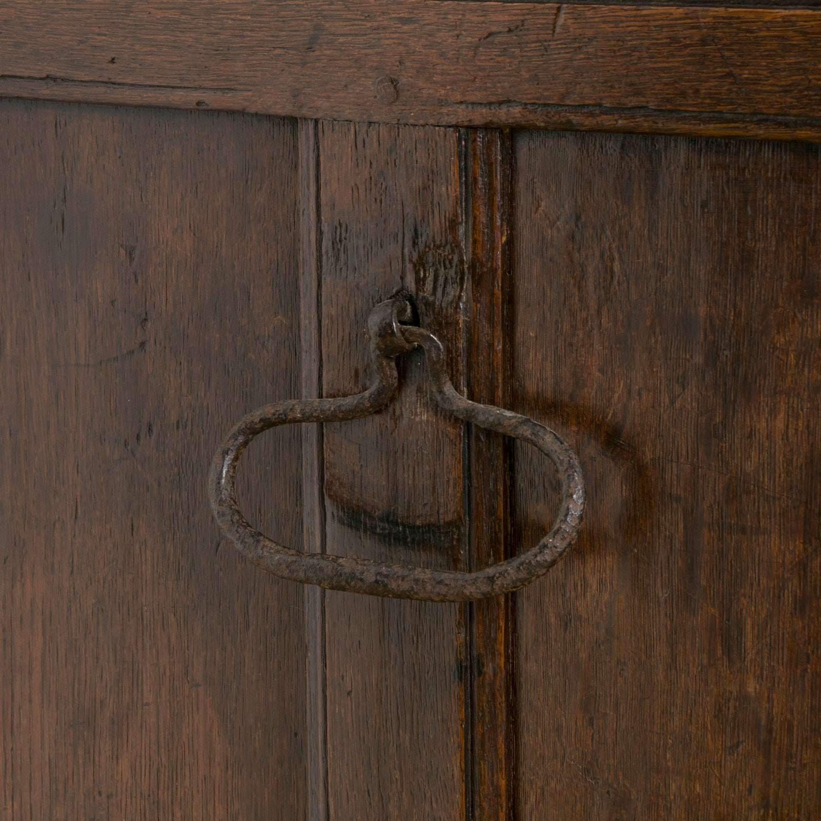 Handle of Oak Wood Blanket Chest