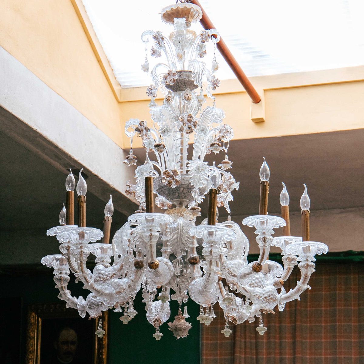 Large White and Gold Venetian Murano Glass Chandelier