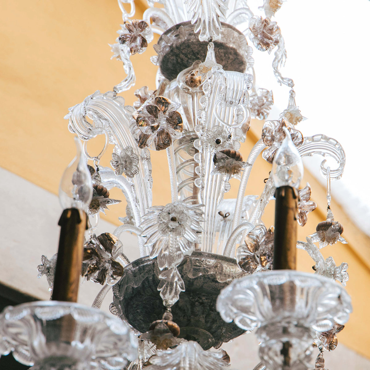 Large White and Gold Venetian Murano Glass Chandelier