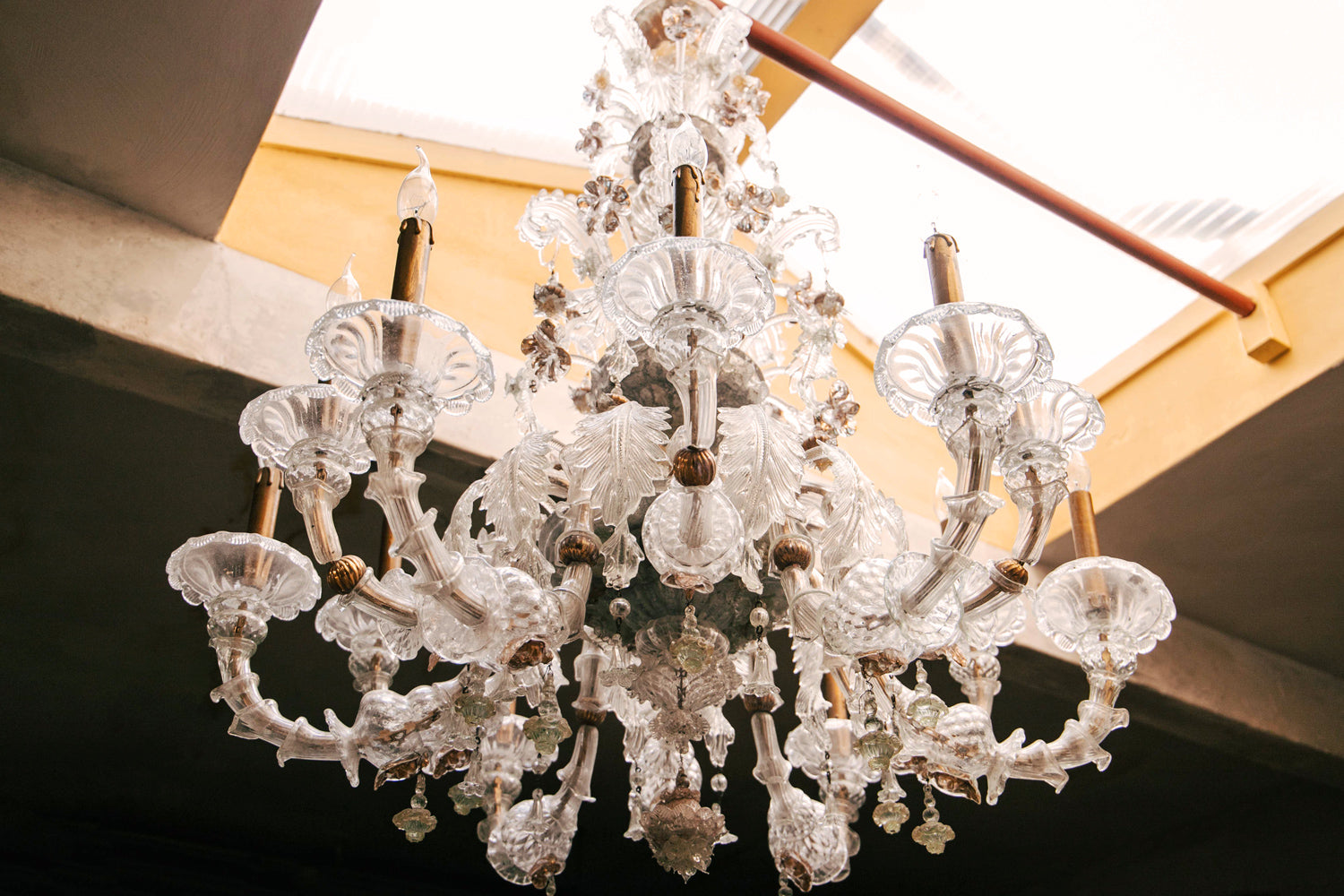 Large White and Gold Venetian Murano Glass Chandelier