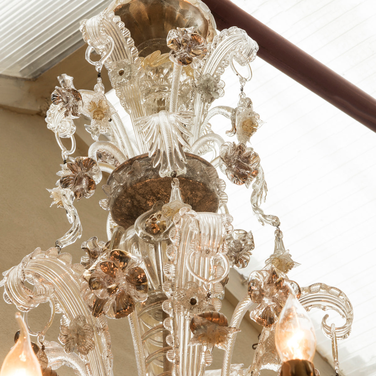 Large White and Gold Venetian Murano Glass Chandelier