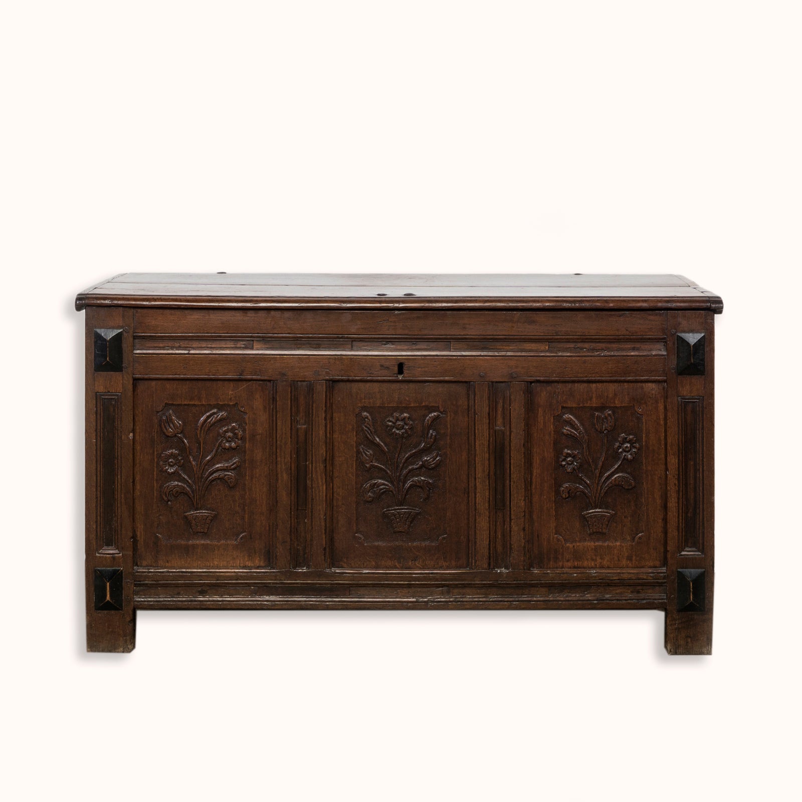 Oak Wood Blanket Chest with Carved Flowers