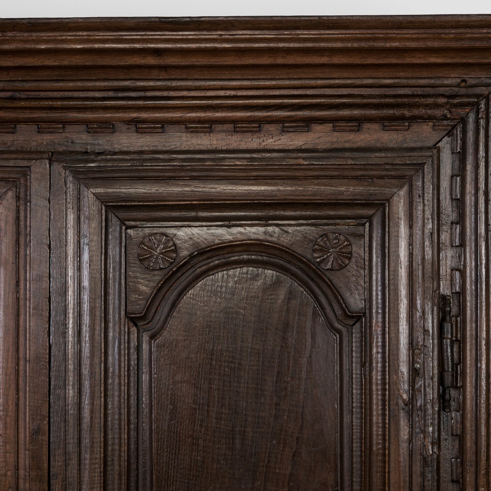 French 18th Century Dark Oak Wood Cupboard
