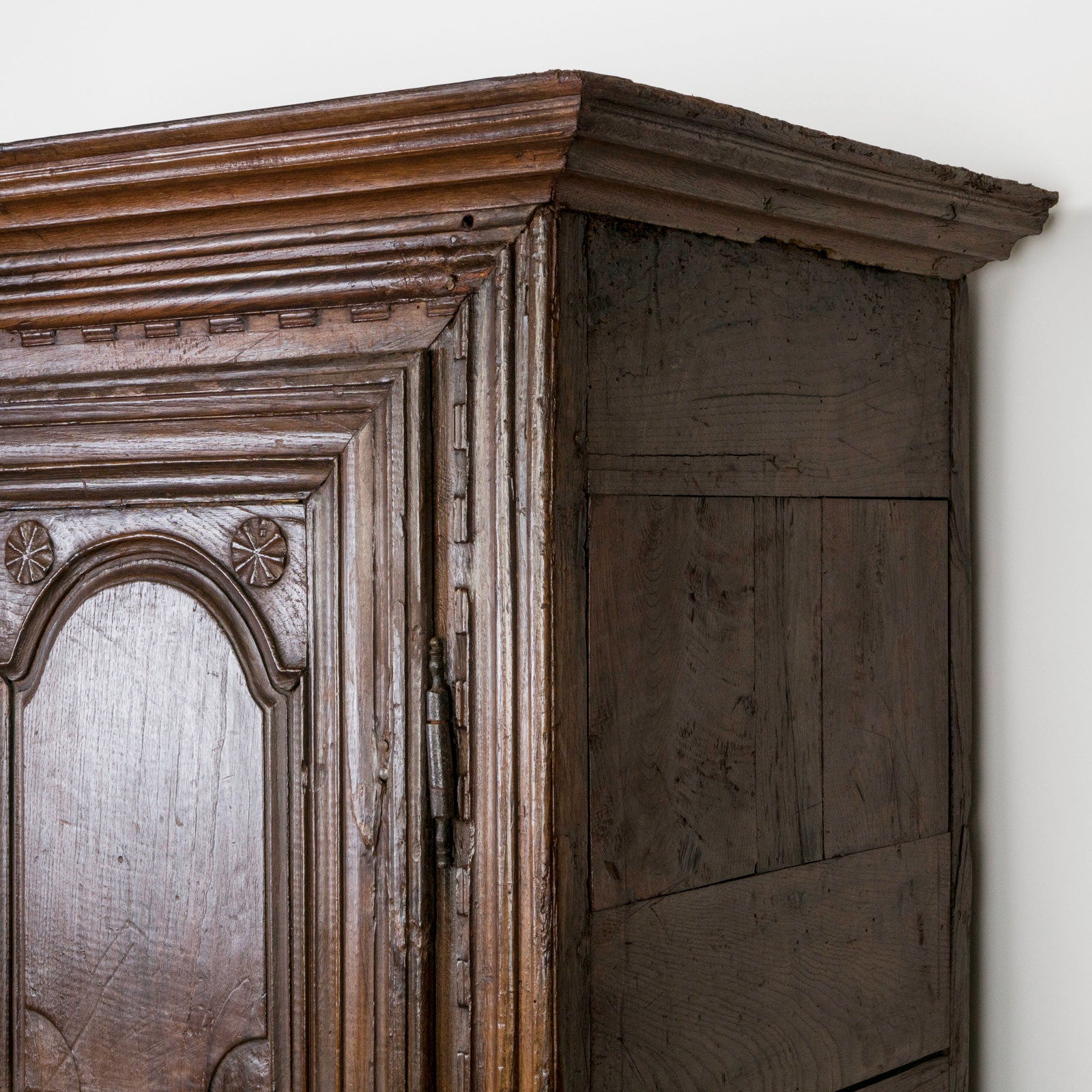 French 18th Century Dark Oak Wood Cupboard
