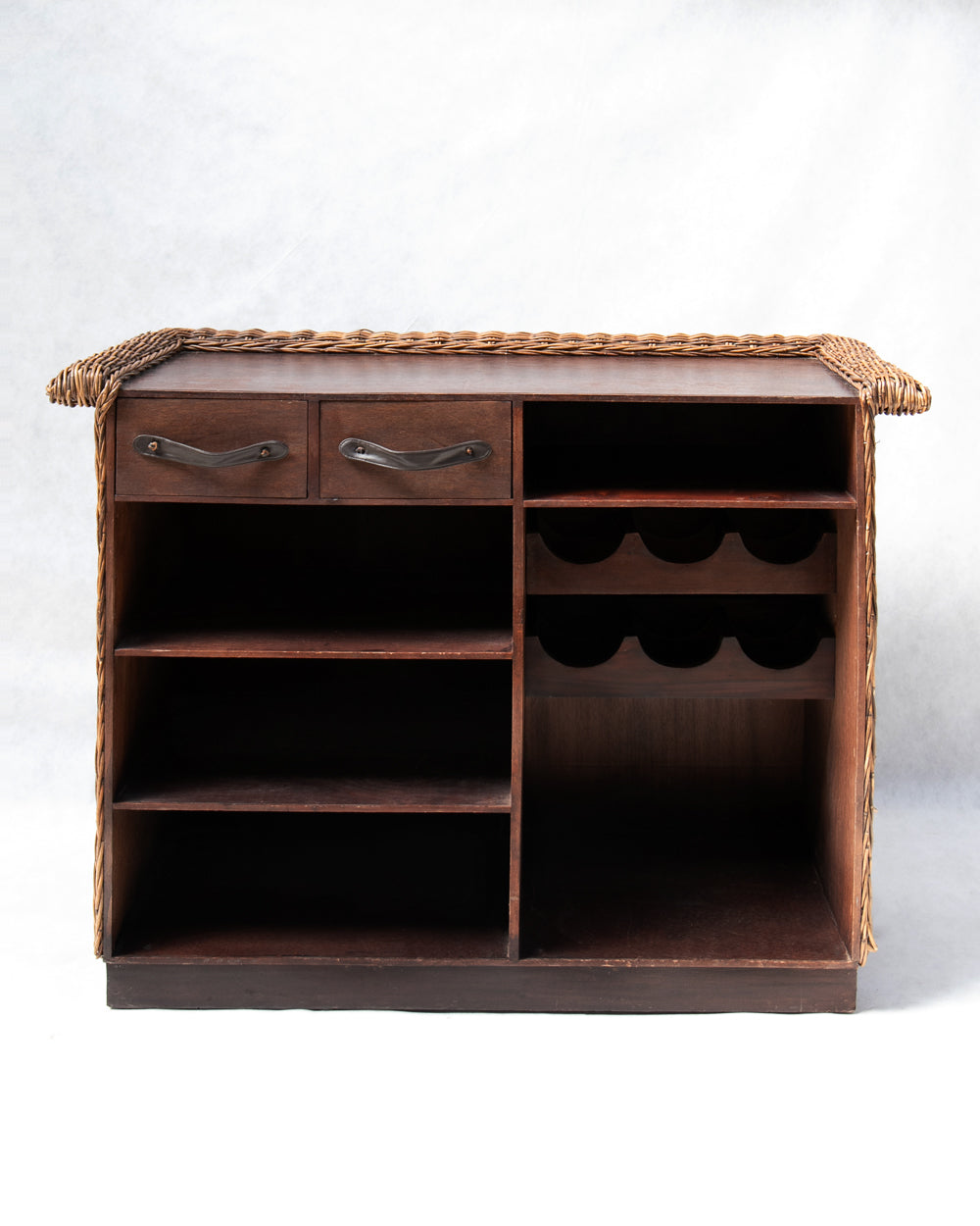 Comptoir des Voyageurs Vintage Wicker Bar