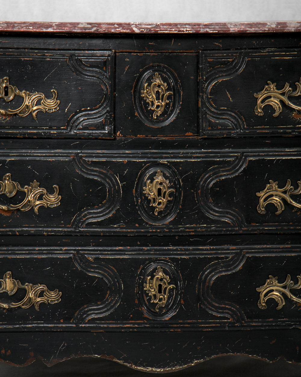 Régence Commode in Black — Early 18th Century