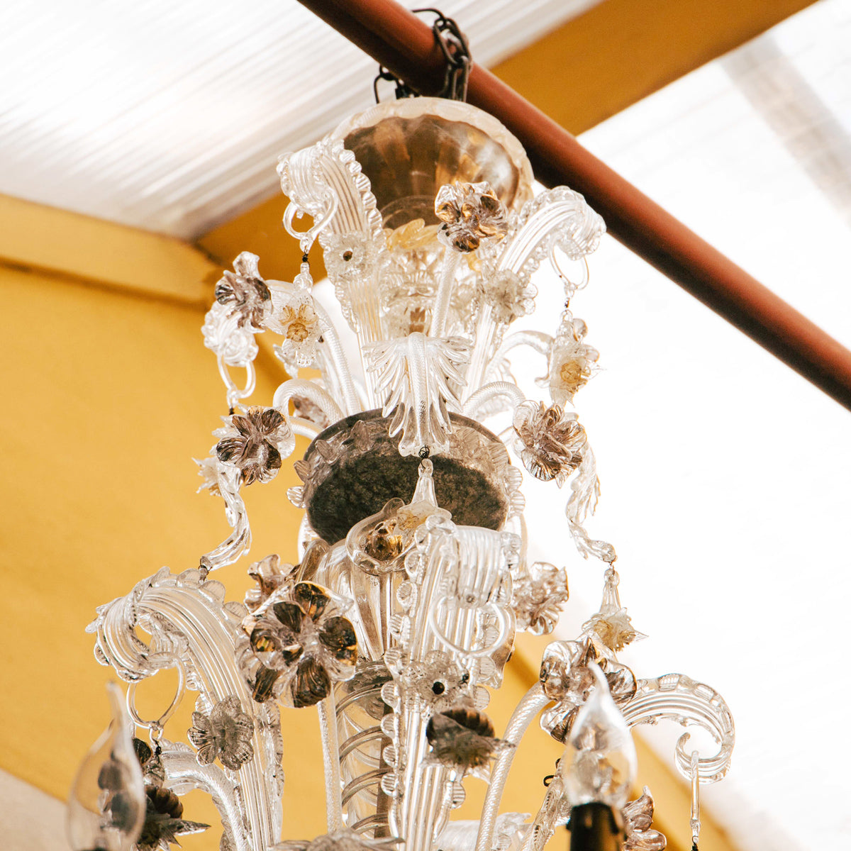 Large White and Gold Venetian Murano Glass Chandelier