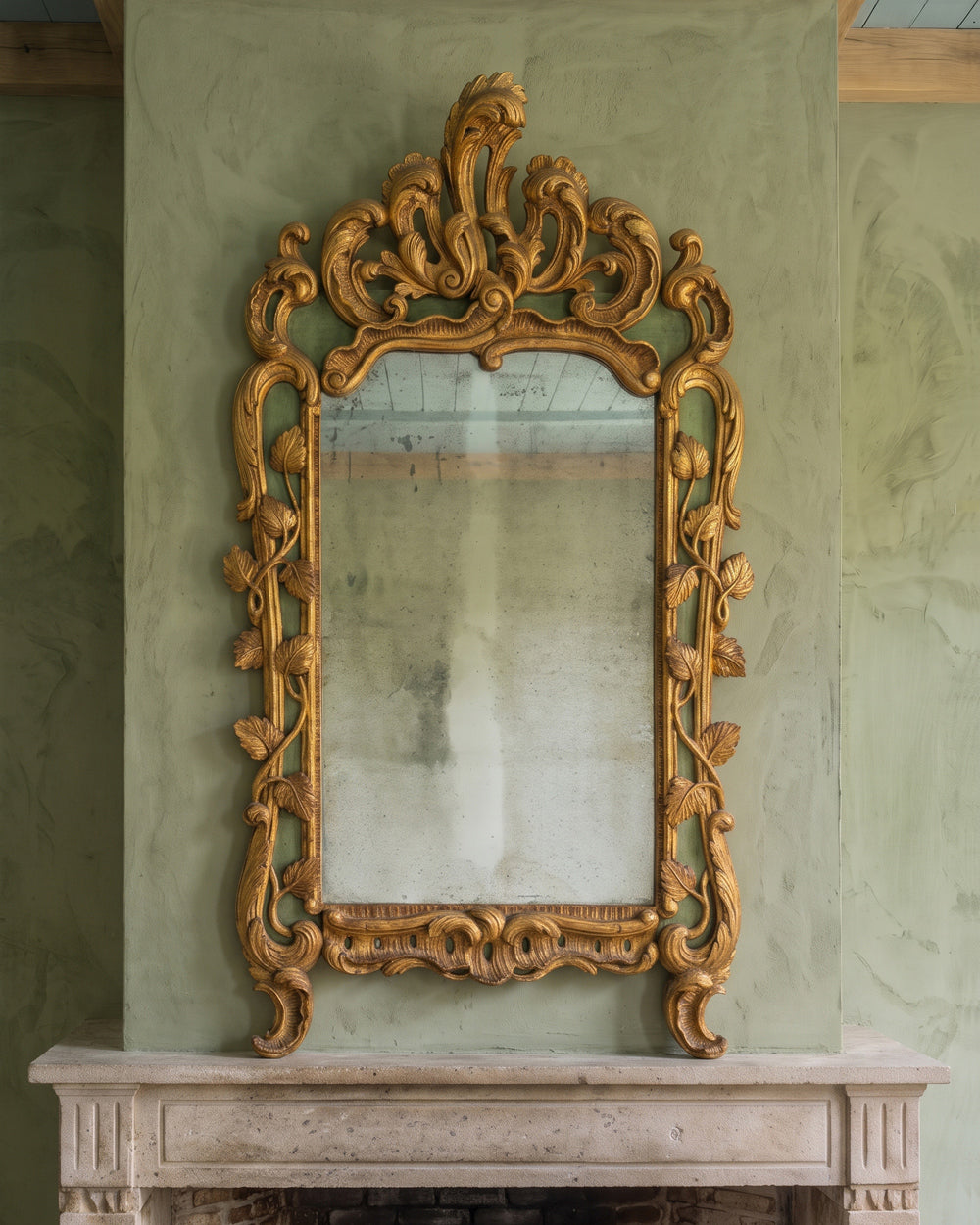 18th-Century French Louis XV Beaucaire Mirror in Giltwood & Green