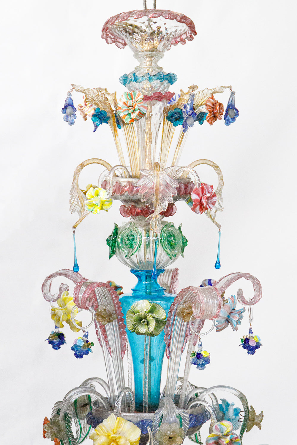 Colorful glass flower arrangement with decorative elements, belonging to a colorful vintage Venetian Murano Glass chandelier, available via Wildschut Antiques