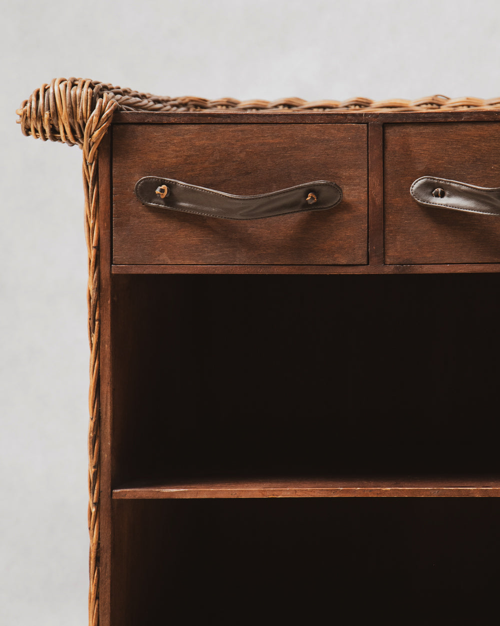 Comptoir des Voyageurs Vintage Wicker Bar
